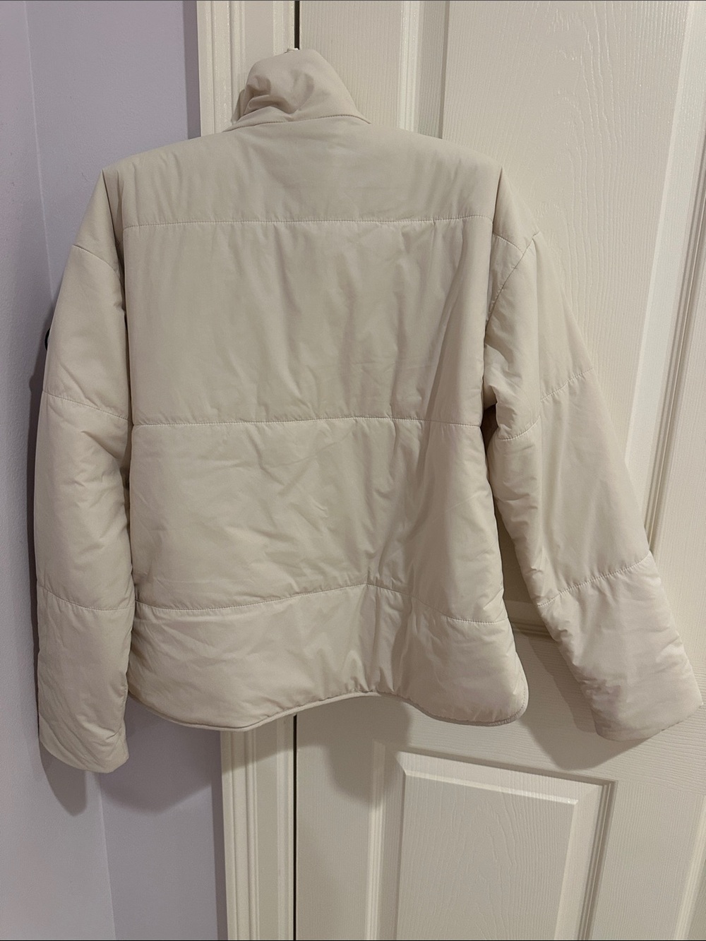 Vuori Cream Lightweight Quilted Puffer Jacket - Picture 3 of 4